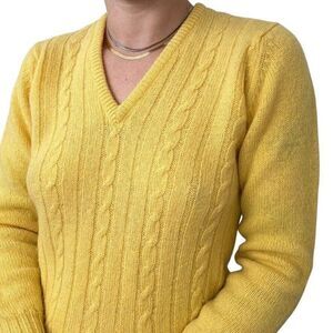 Vintage 1950s Cuzzens Womens Yellow 100% Shetland Wool Made in Scotland Sweater
